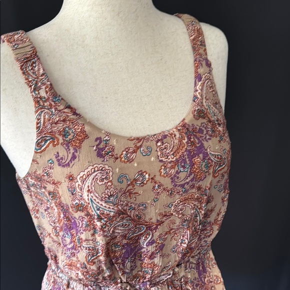 Everleigh Paisley Print Sleeveless Top with cinched waist; S - Picture 4 of 8